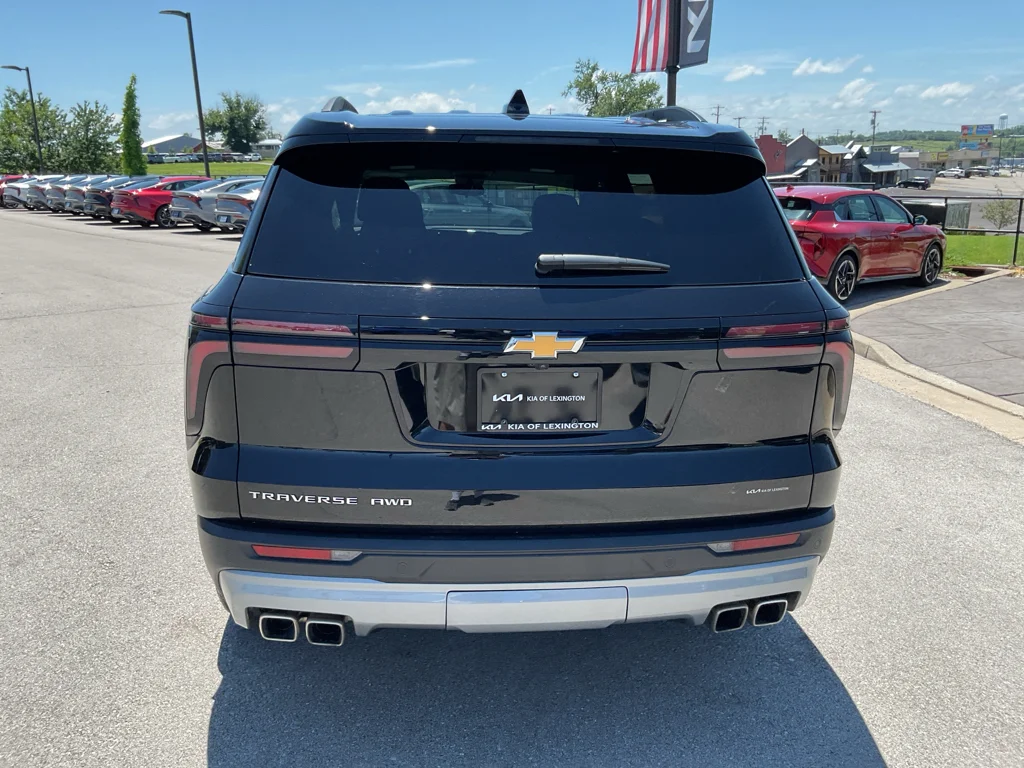 Used 2025 Mosaic Black Metallic Chevrolet AWD LT image 8