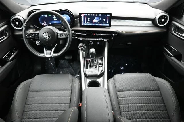 Used 2024 Silver Alfa Romeo Ti image 11