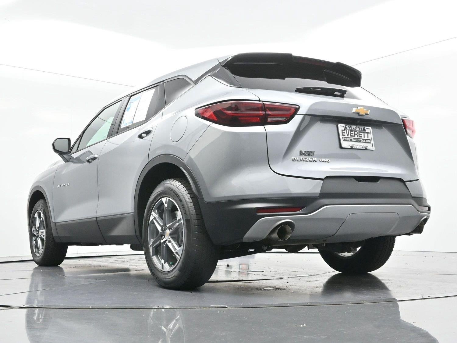 Used 2025 Sterling Gray Metallic Chevrolet 2LT image 46