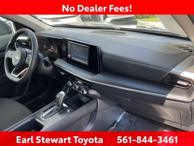 Used 2025 Black Nissan S image 34