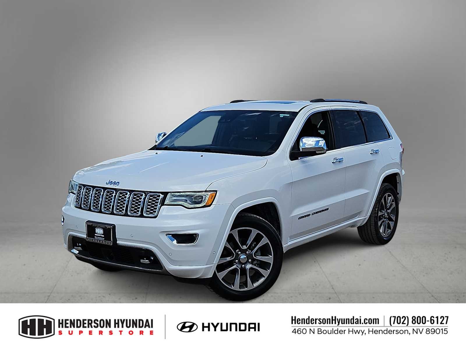Used 2017 Ivory 3-Coat Jeep Overland image 1