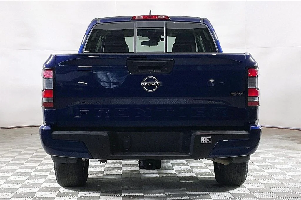 Used 2022 Blue Nissan SV image 3