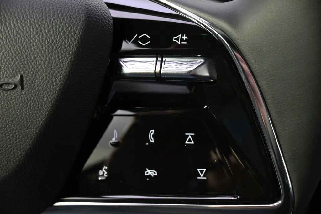2025 Cadillac Escalade IQ Sport 1 - Photo 35