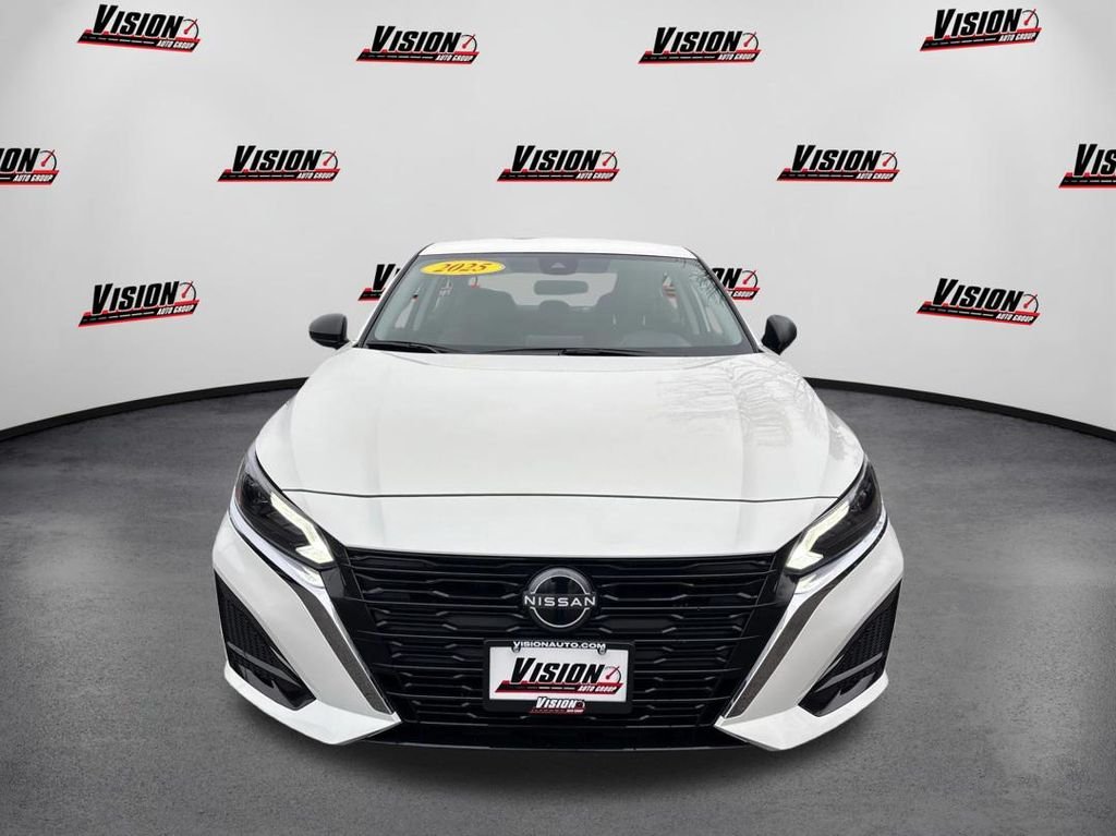 Certified Used 2025 White Nissan 2.5 S image 2