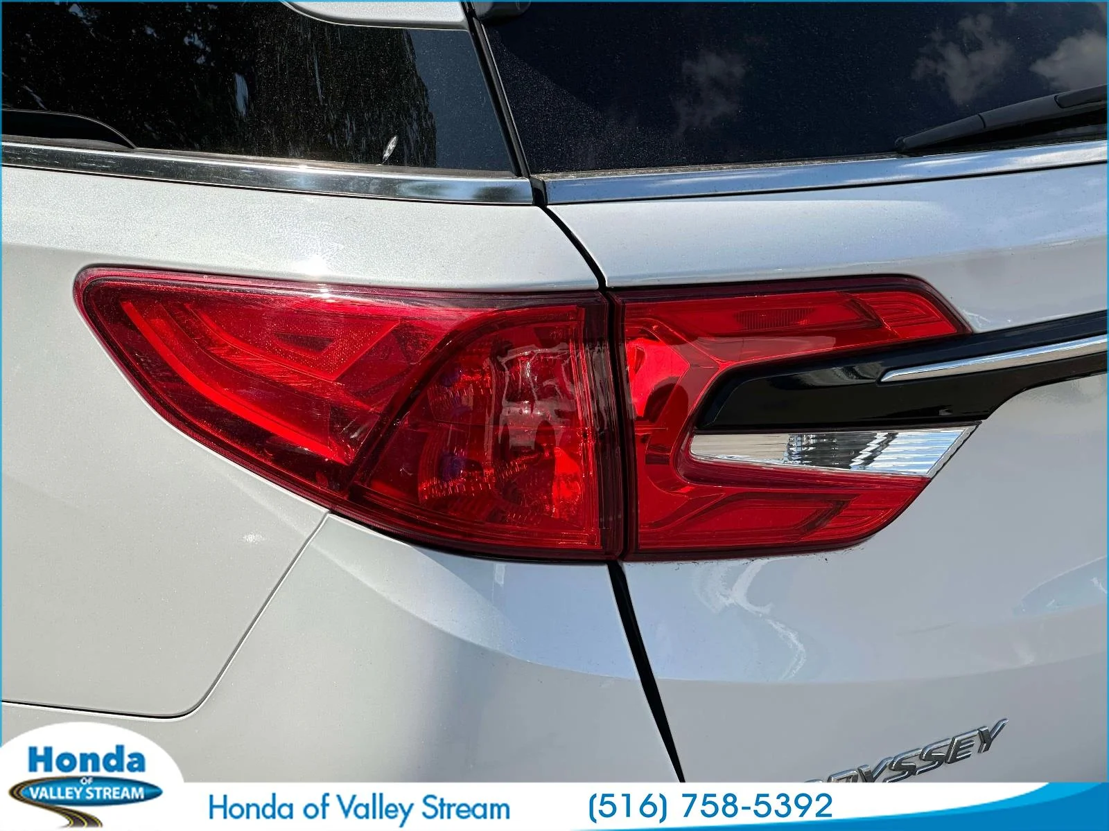 Certified Used 2023 Platinum White Pearl Honda Touring image 10