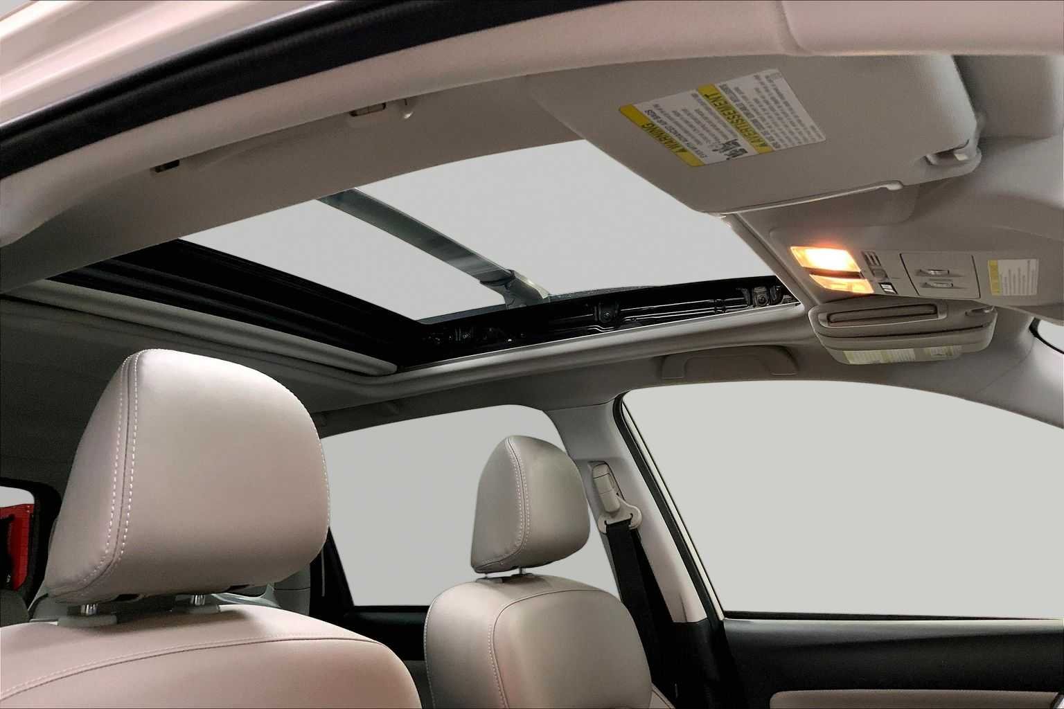 Used 2018 Crystal White Pearl Subaru Limited image 14