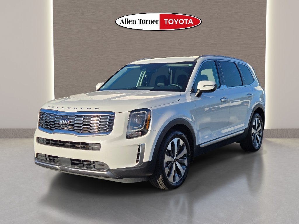 Used 2020 White Kia S image 3