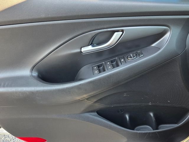 Used 2018 White Hyundai Base image 29
