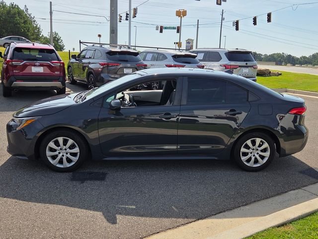 Used 2023  Toyota LE image 4