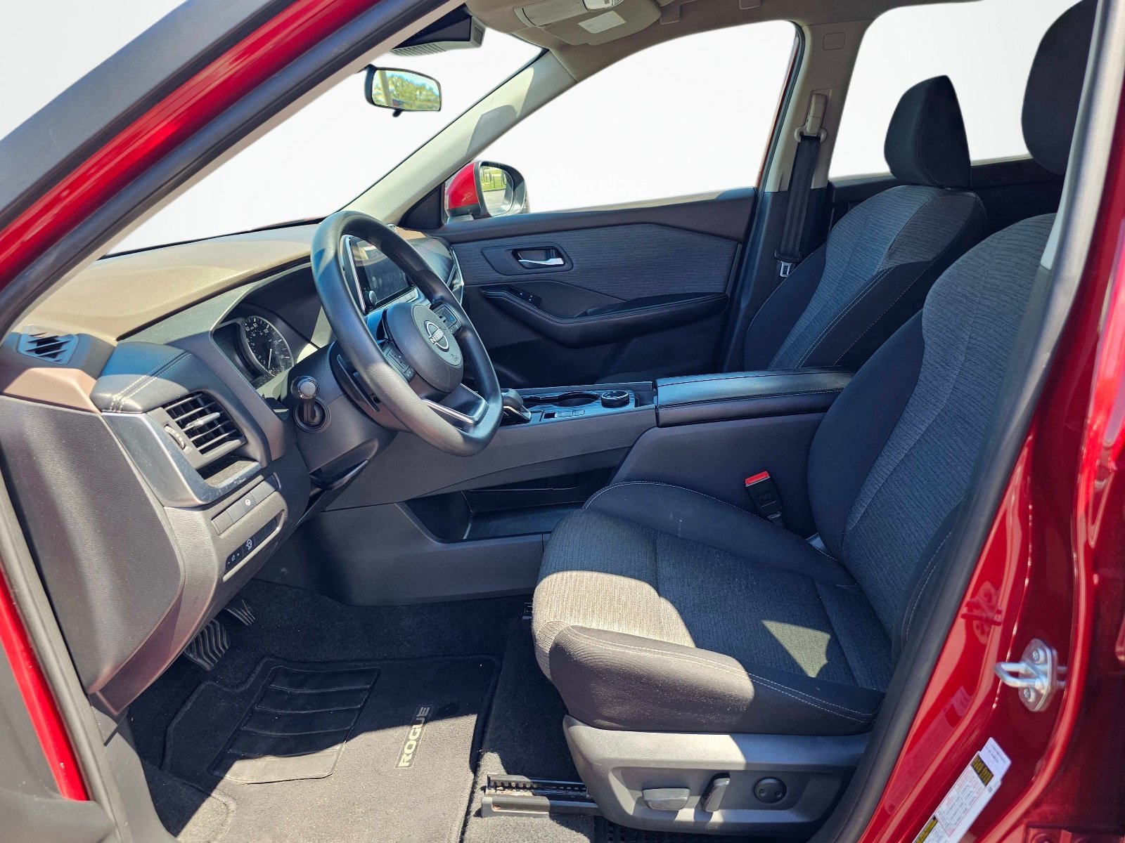 Used 2023 Scarlet Ember Tintcoat Nissan SV image 17