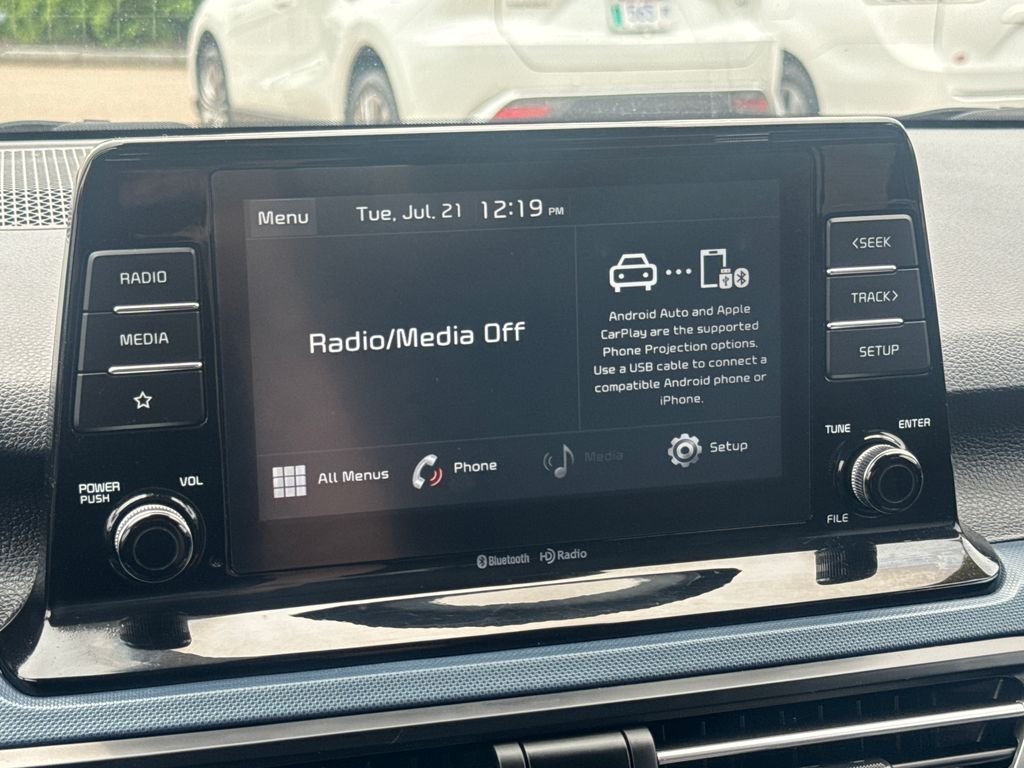Used 2021 Black Kia S image 22