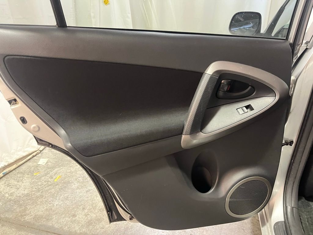 2006 Toyota RAV4 Base - Photo 21