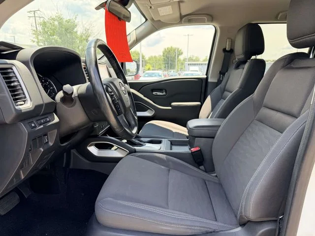 Used 2022 White Nissan SV image 15