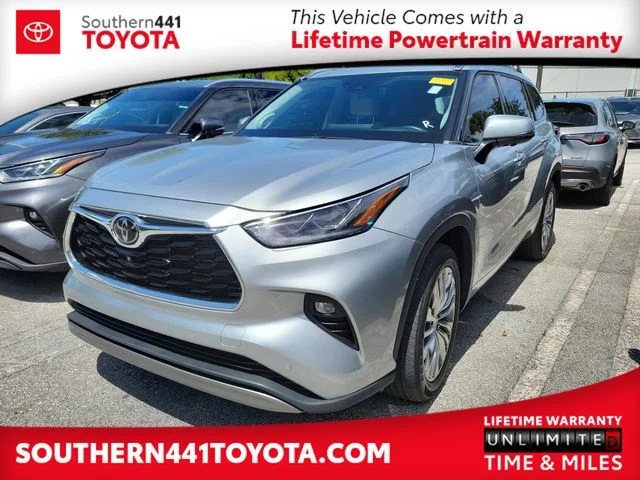 Used 2023 Silver Toyota Platinum image 1