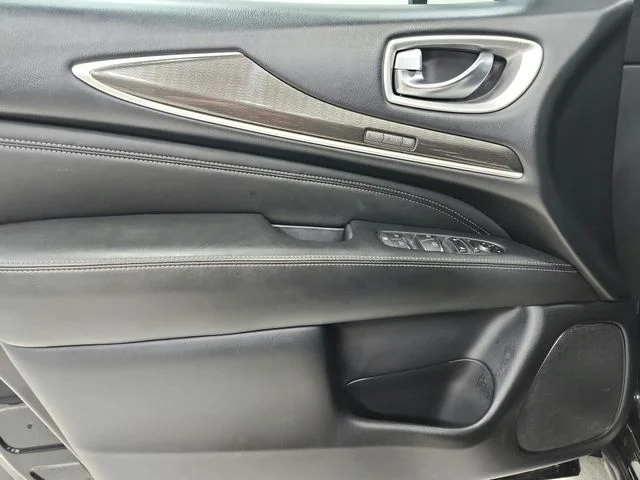 Used 2020 Black INFINITI LUXE image 41