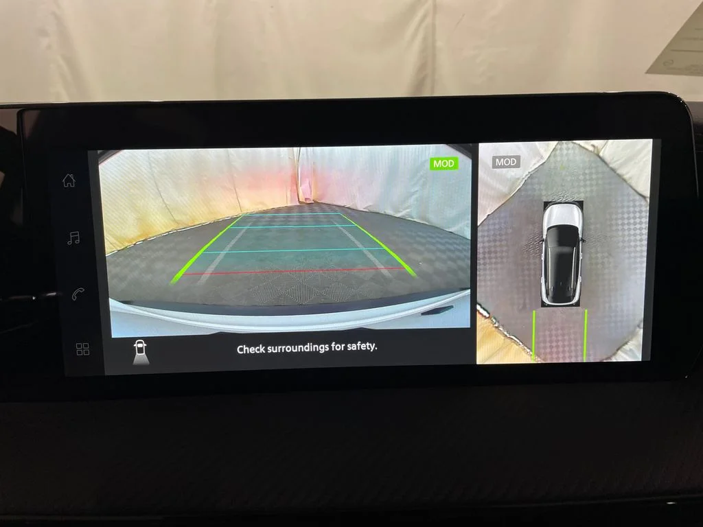 New 2026 Aspen White TriCoat / Super Black Two-tone Nissan SR image 18
