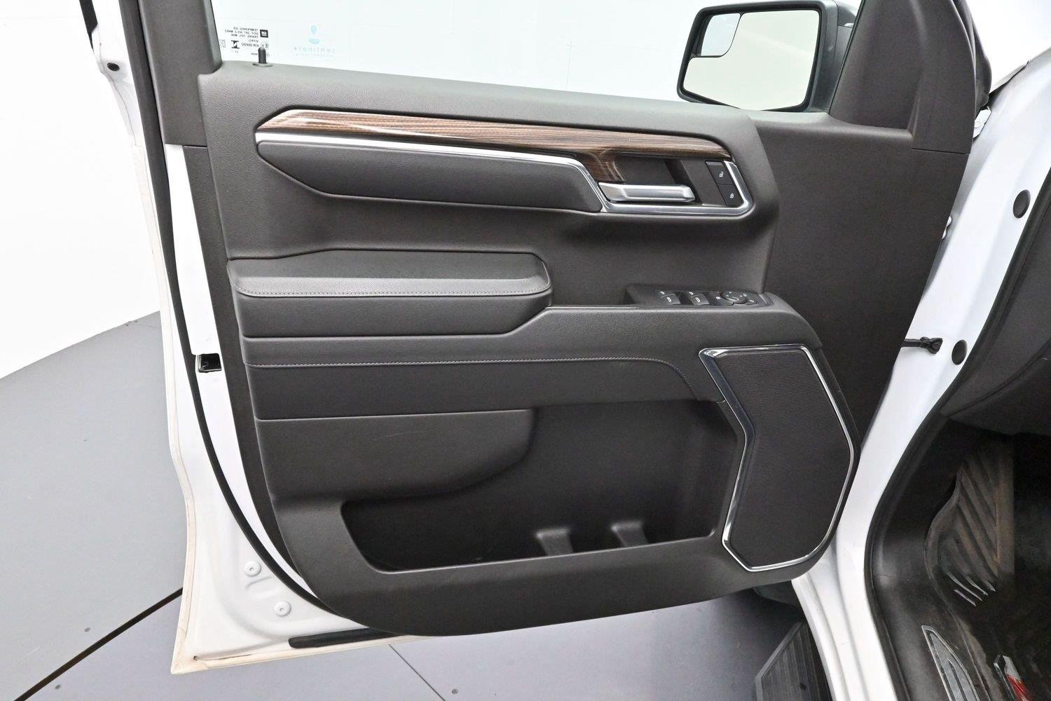 Used 2024 Summit White Chevrolet LT Trail Boss image 9