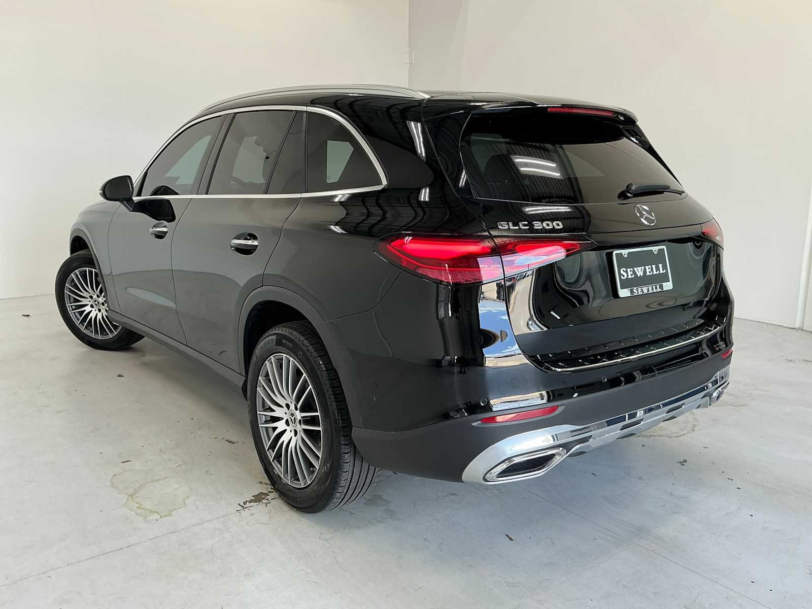 Certified Used 2026 Black Mercedes-Benz GLC 300 image 6