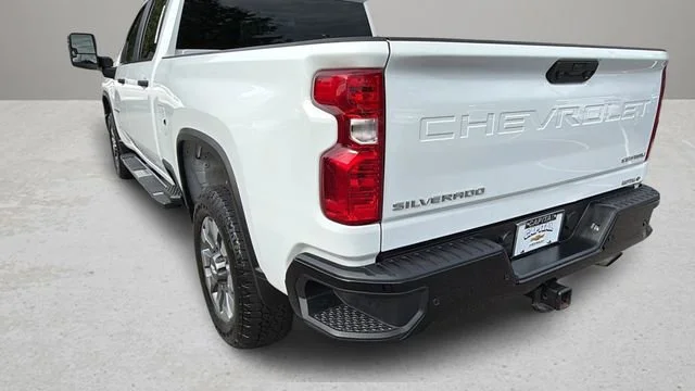 Used 2025 Summit White Chevrolet Custom image 34