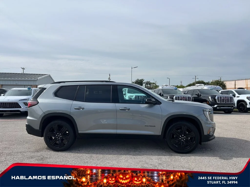 New 2026 Sterling Metallic GMC Elevation image 8