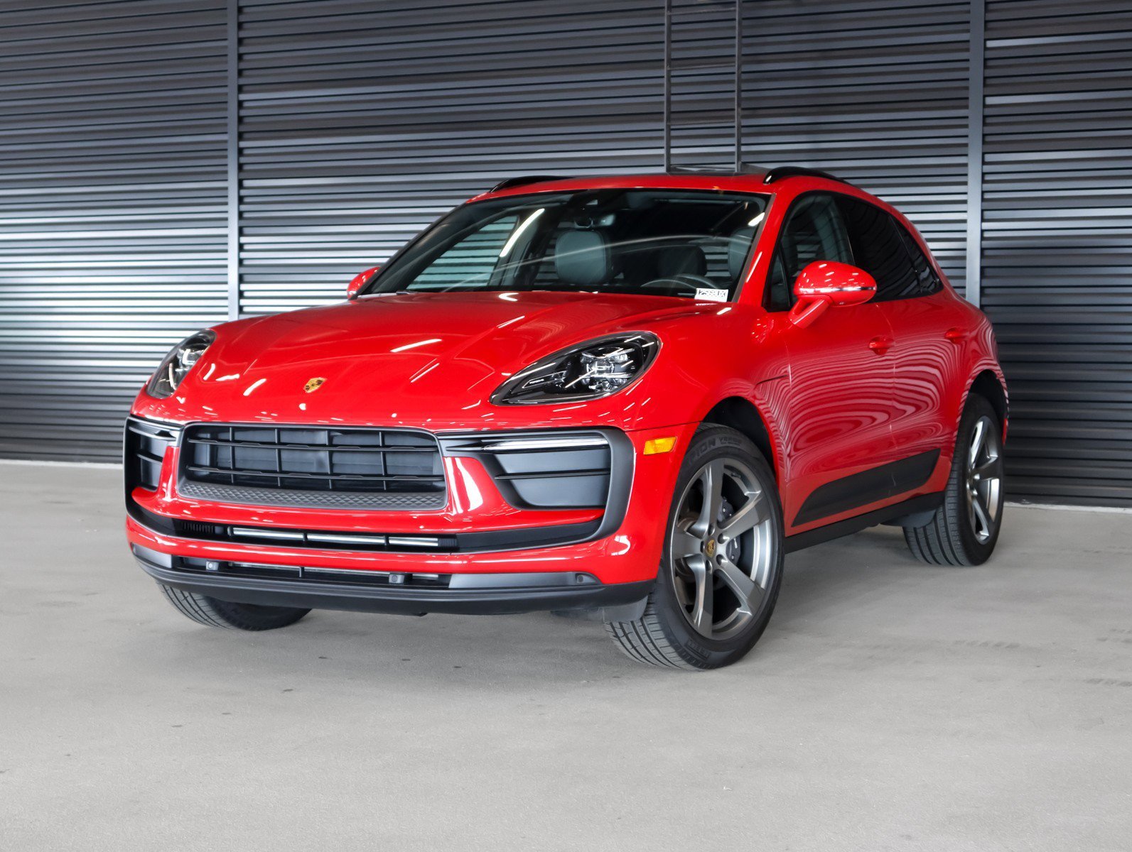 2022 Porsche Macan Base