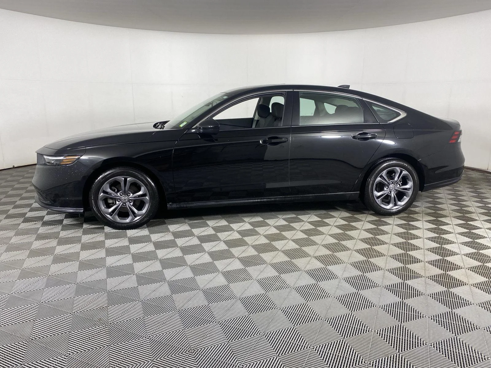 Used 2023 Crystal Black Pearl Honda EX image 4