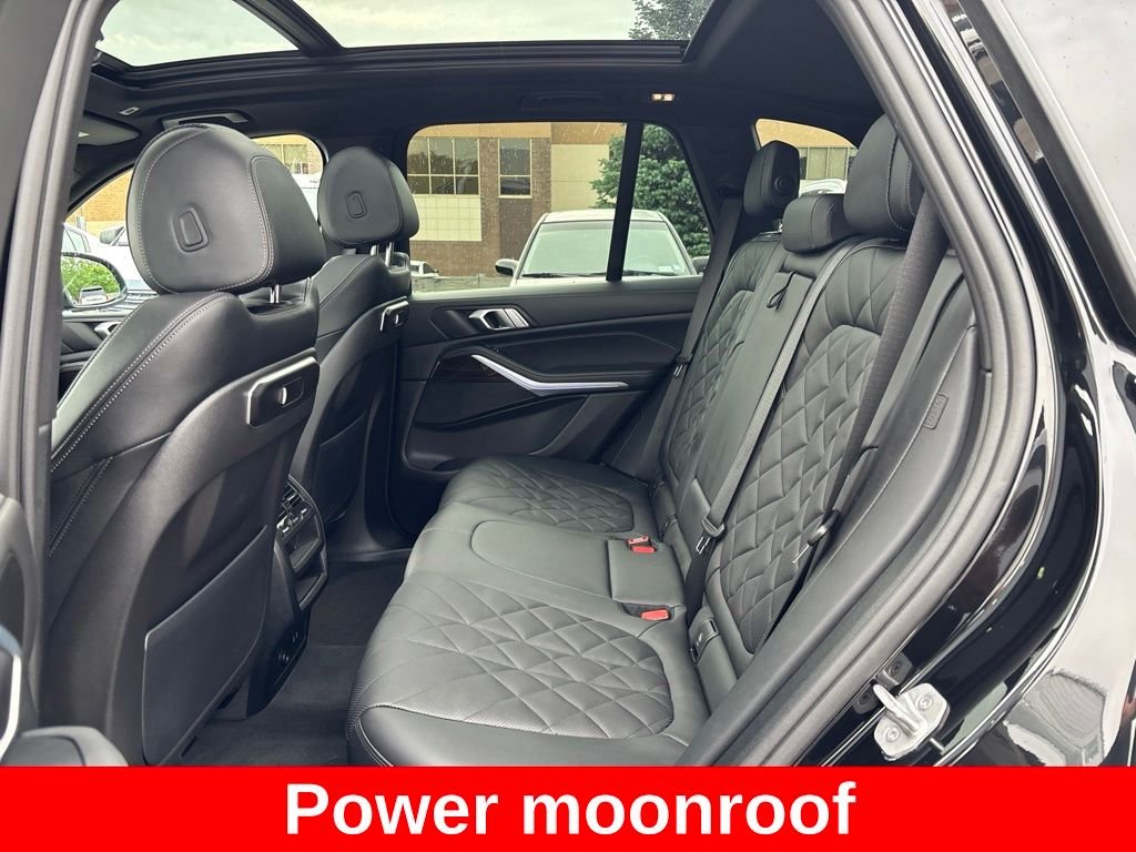 Used 2024 Black BMW xDrive40i image 14
