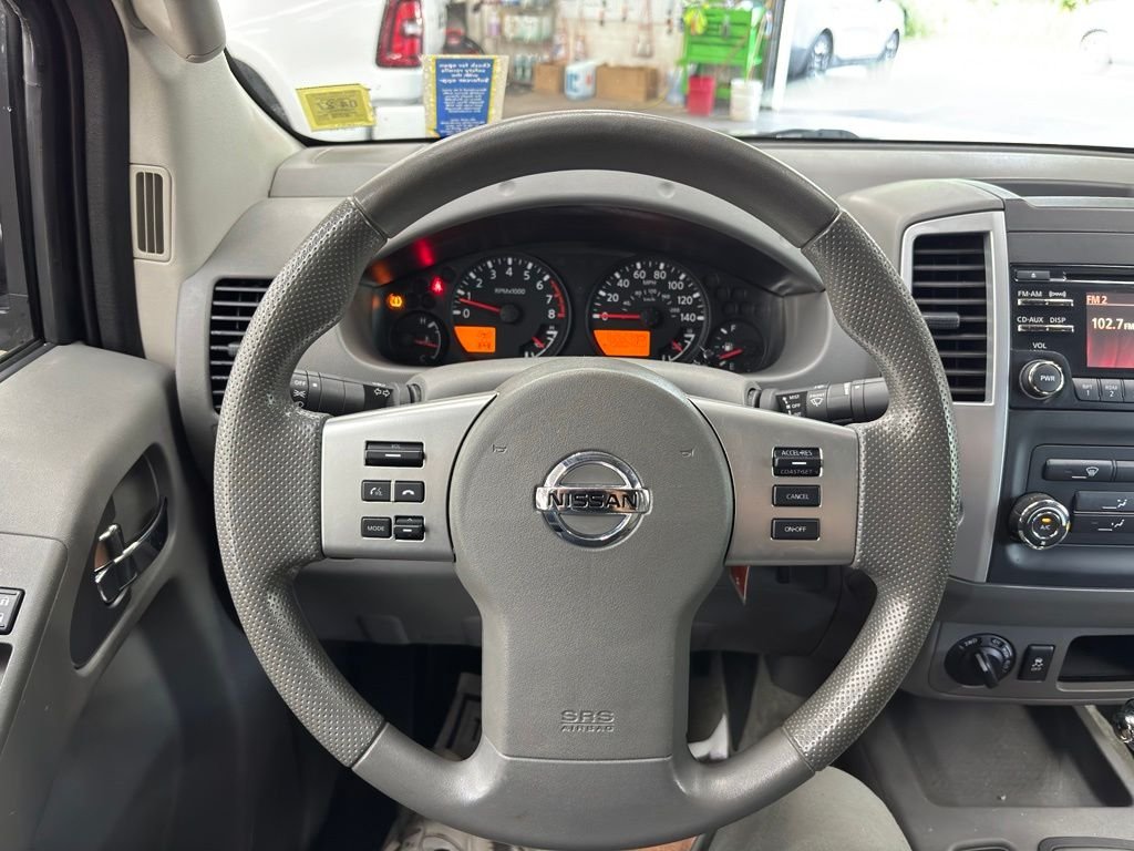Used 2014 Silver Nissan SV image 21