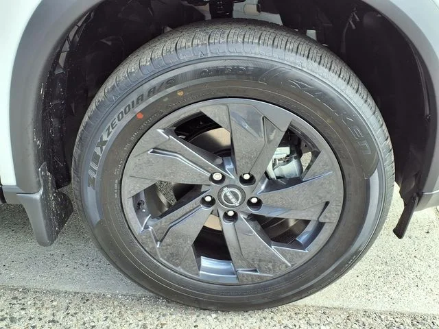 New 2026 Everest White Pearl TriCoat Nissan SV image 5