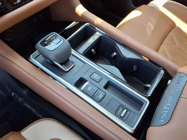 New 2026 Everest White Pearl TriCoat Nissan Platinum image 17