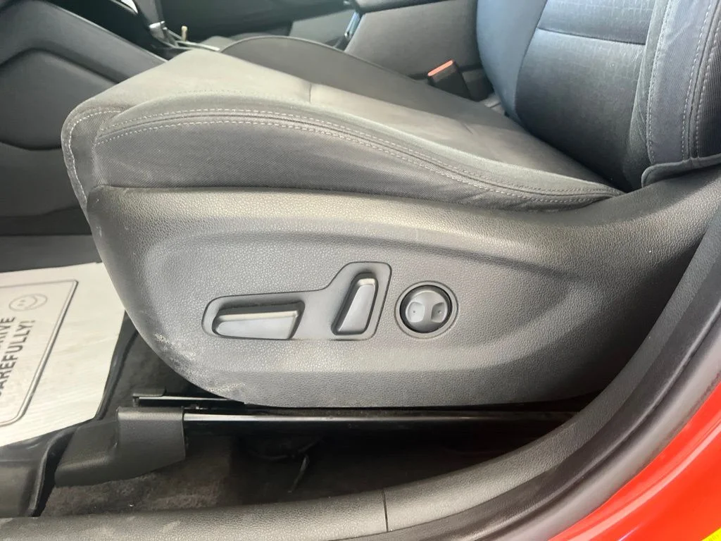 Used 2017 Sunset Hyundai SE image 12