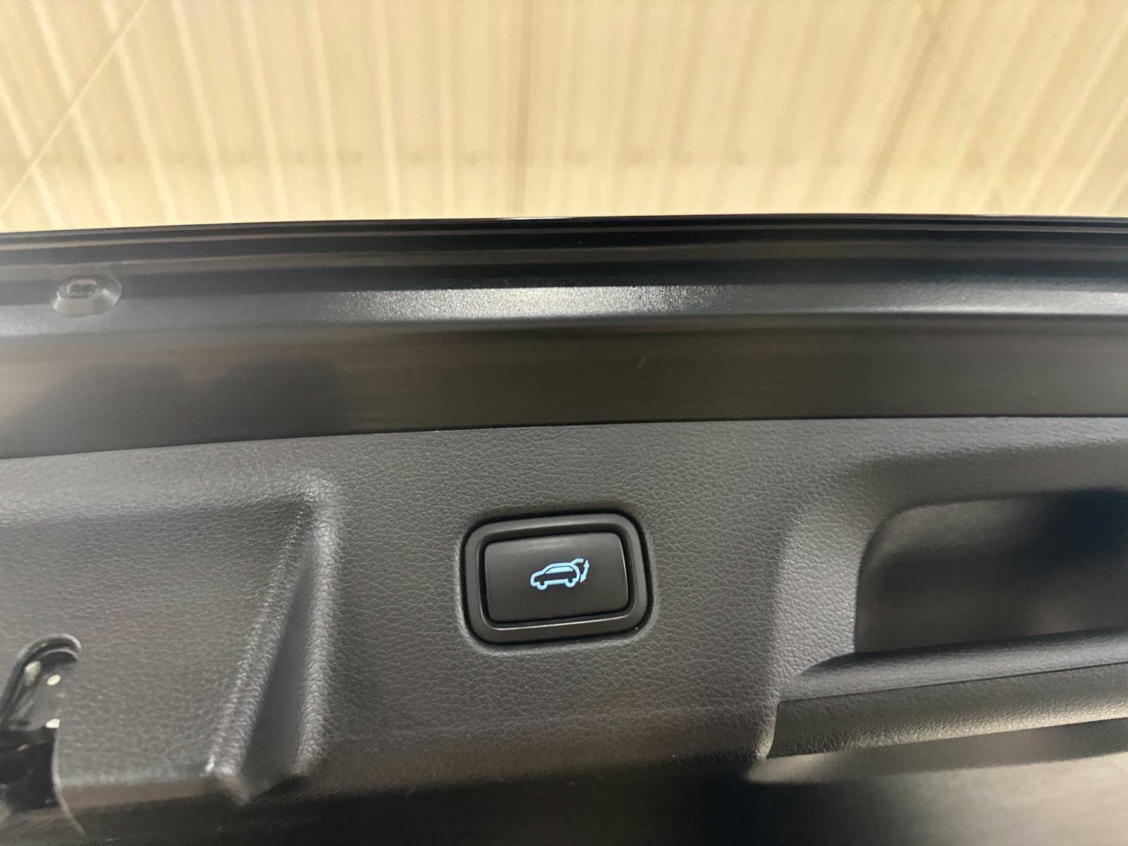 Used 2020 Black Hyundai SEL image 33