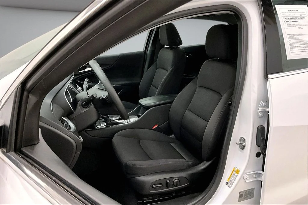 Used 2023 White Chevrolet LT image 21