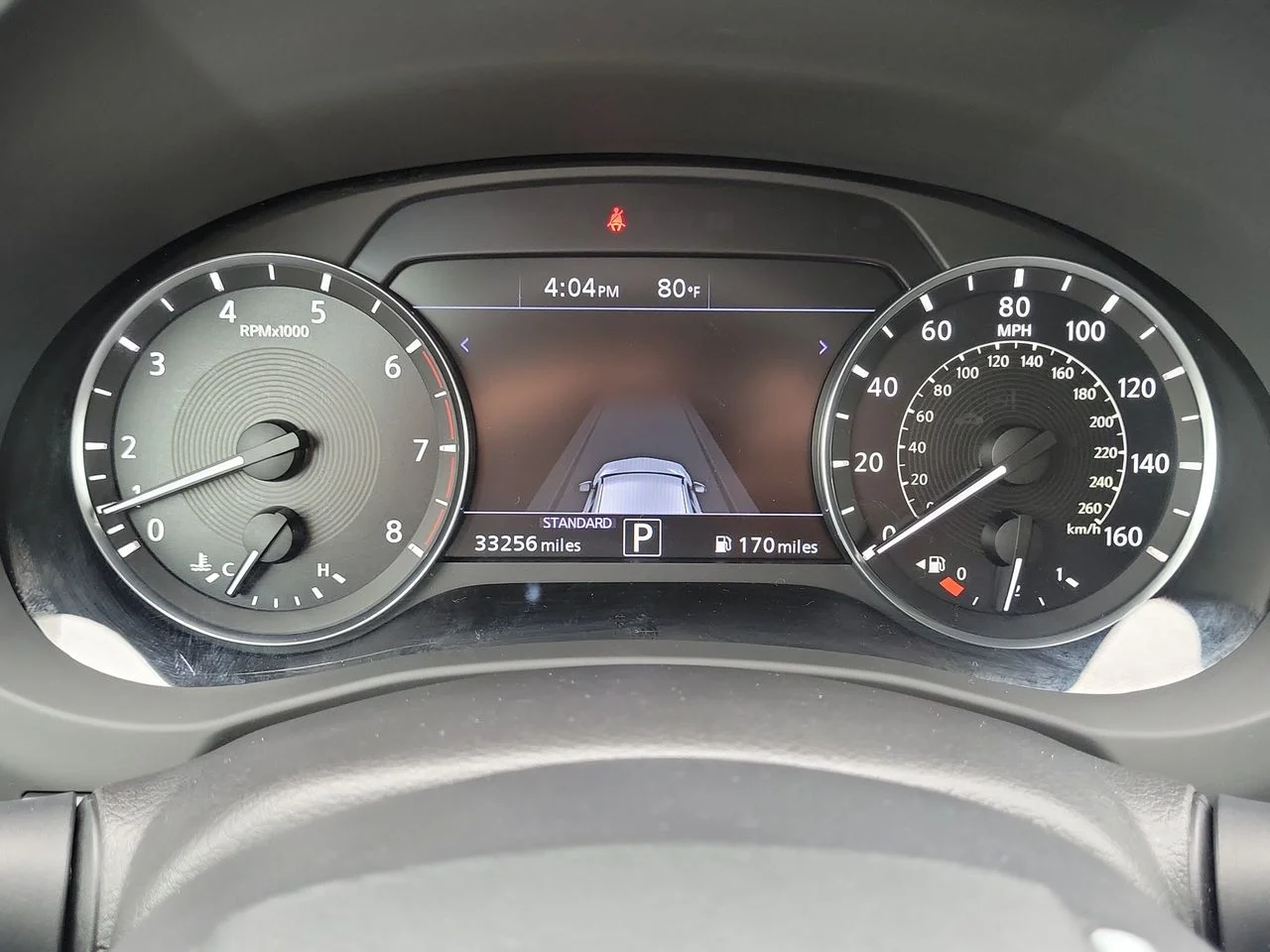 Used 2023 White INFINITI LUXE image 31