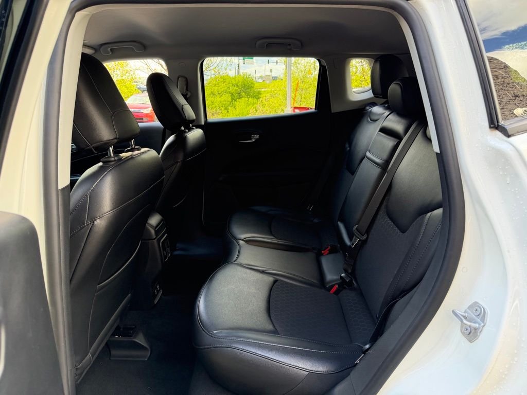 Used 2019 White Jeep Latitude image 20