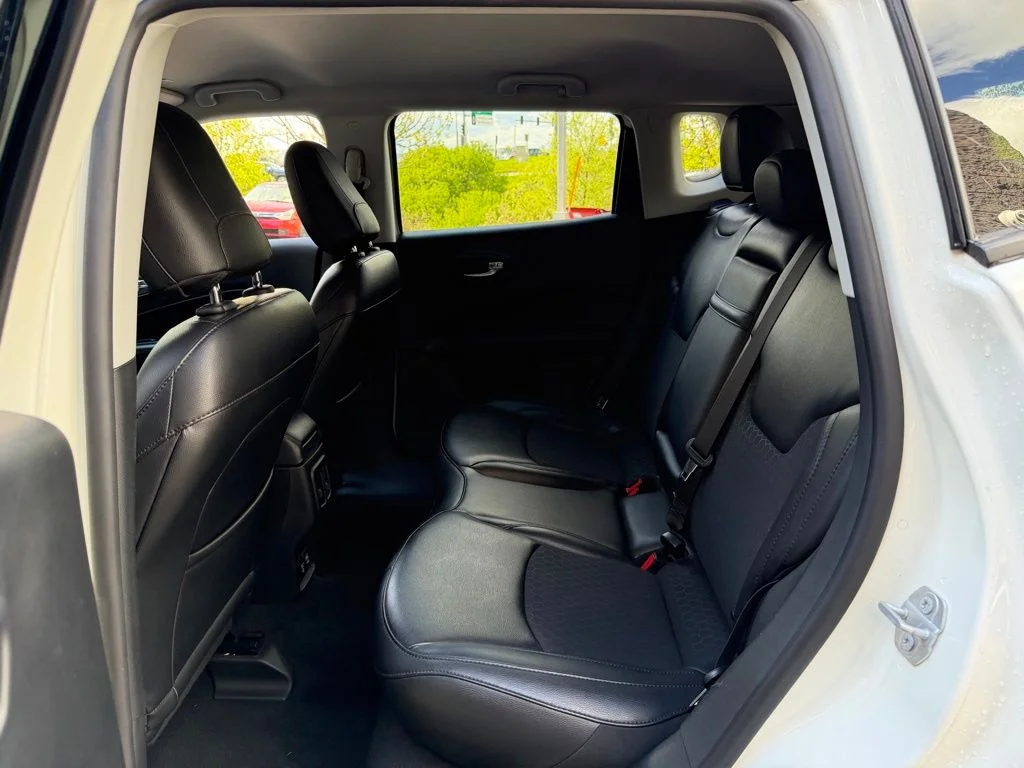 Used 2019 White Jeep Latitude image 20