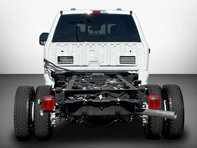 New 2026 Oxford White Ford F-450® XL image 43