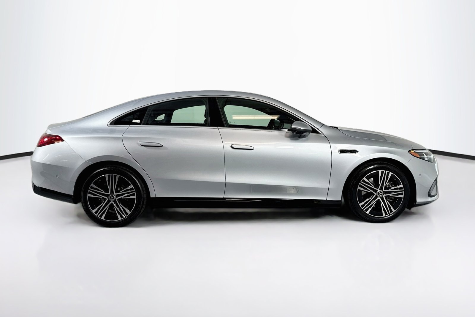 New 2027 Cirrus Silver Metallic Mercedes-Benz CLA 220 Hybrid image 4