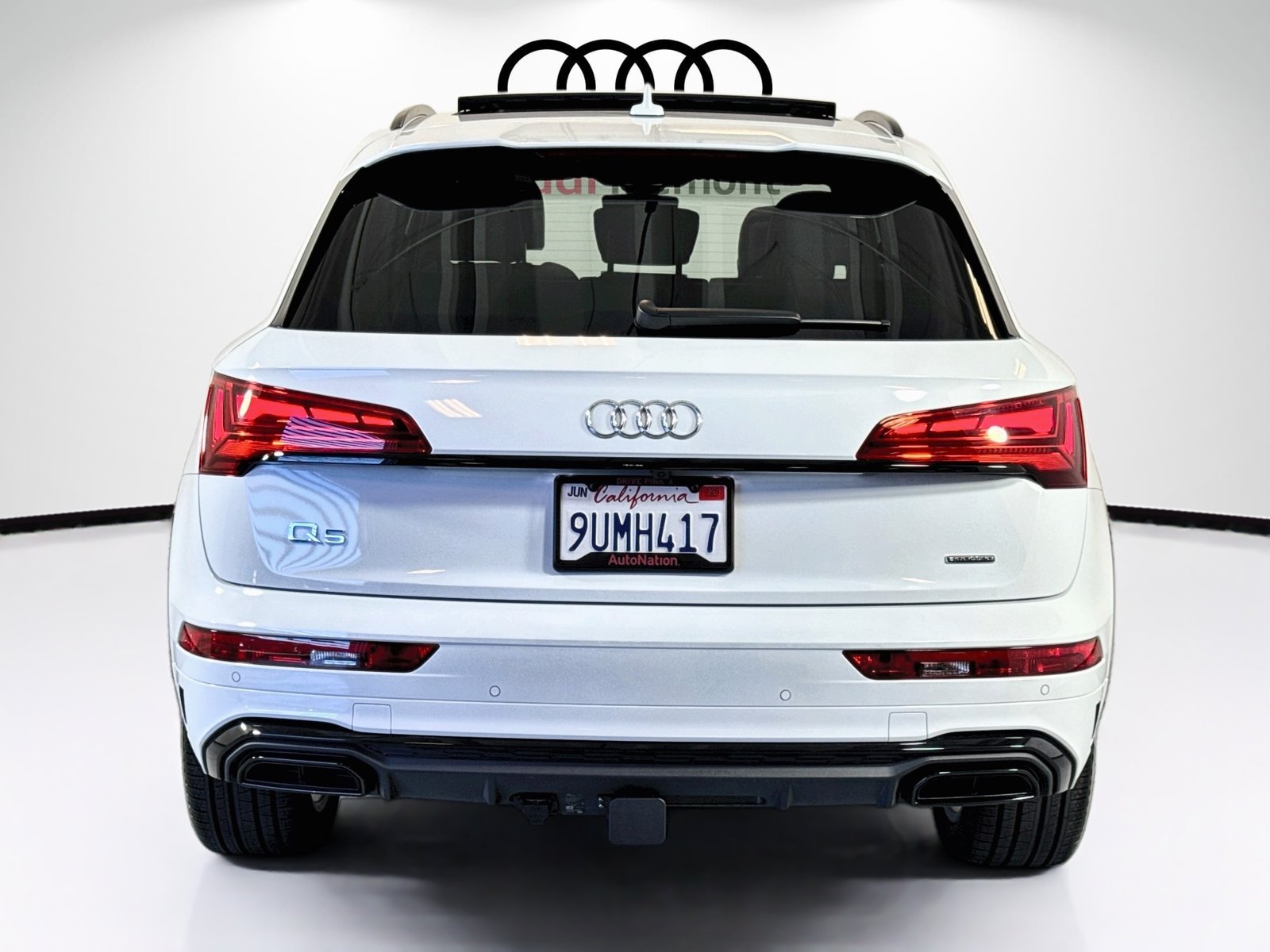 Used 2025 Glacier White Audi S line Premium image 6