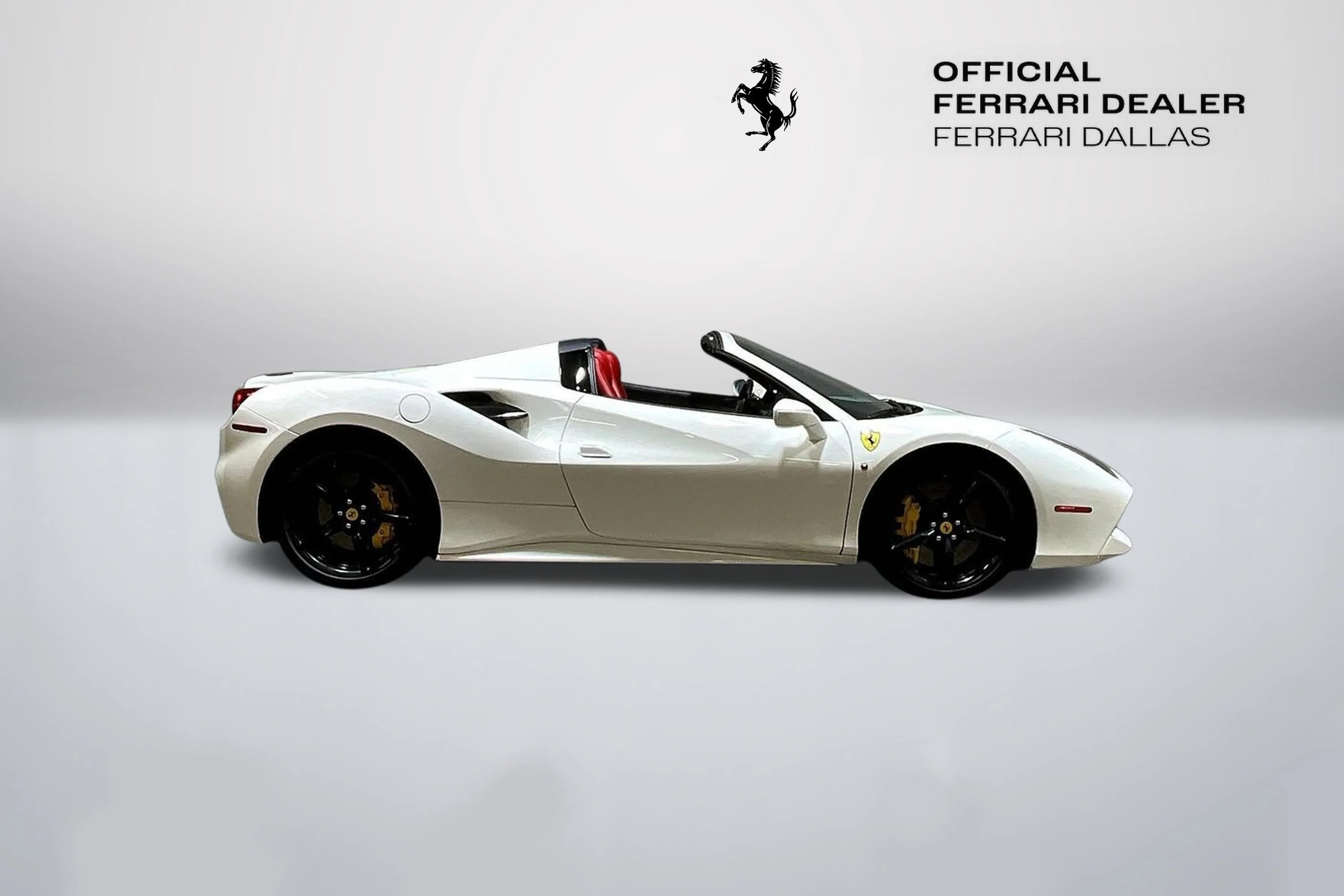 Used 2019 Bianco Avus Ferrari  image 4