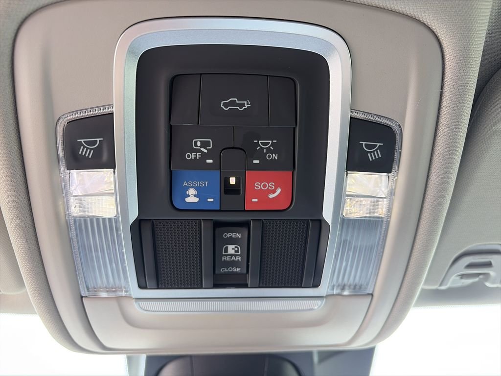 Used 2022 Silver Ram Laramie image 30