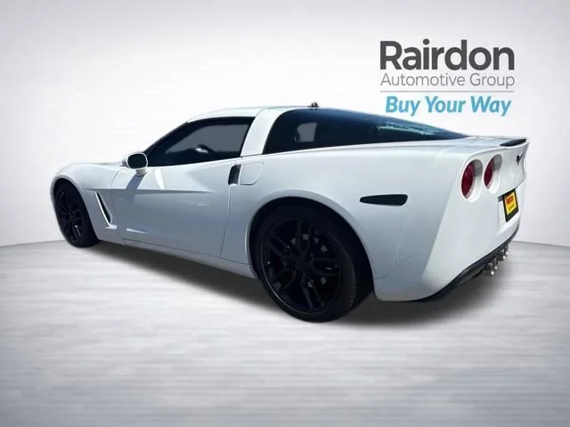 Used 2005 Arctic White Chevrolet Base image 5
