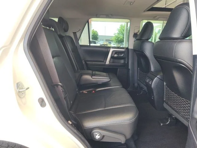 Certified Used 2016  Toyota Limited image 27
