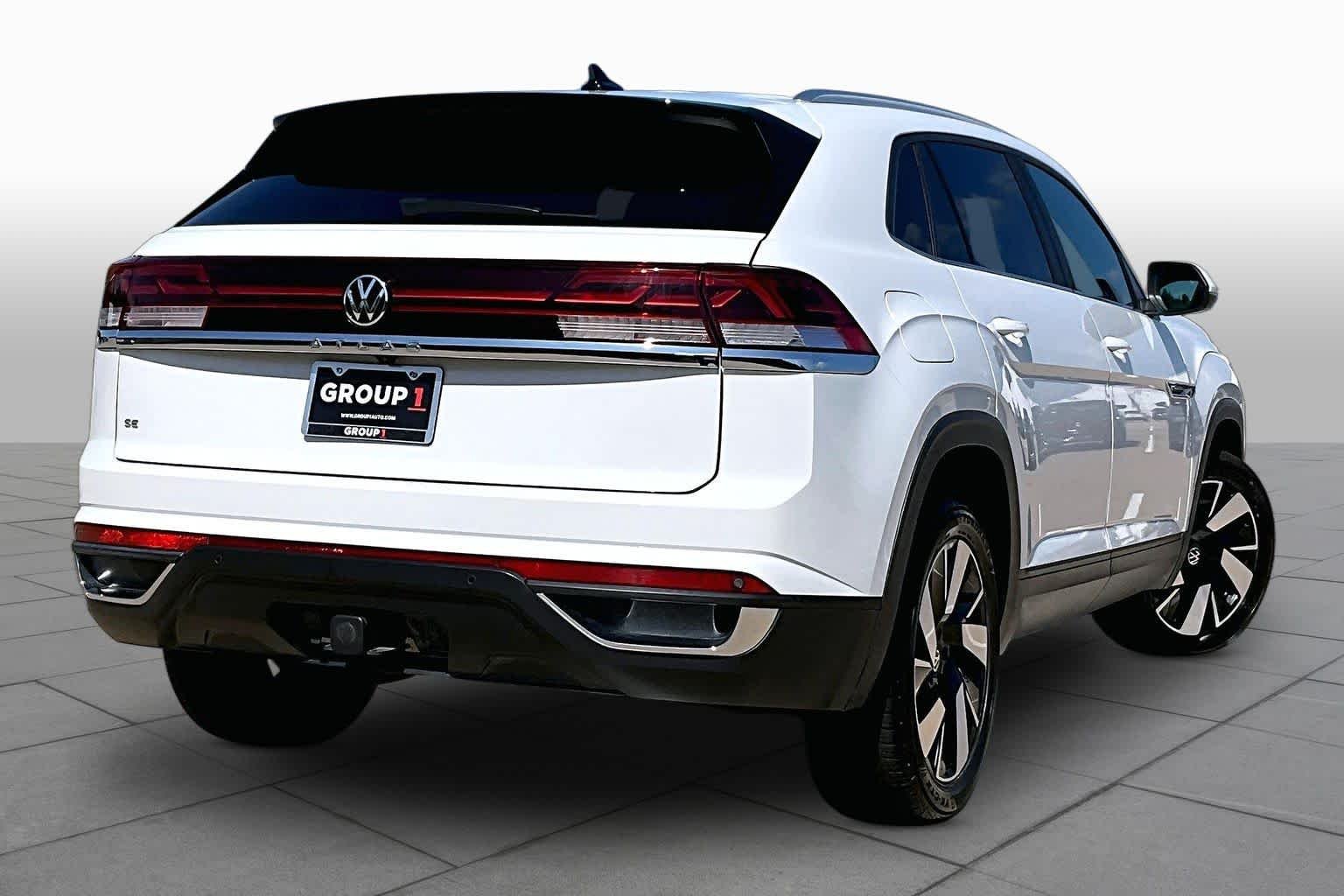 Used 2024 Pure White Volkswagen 2.0T SE w/Technology image 13