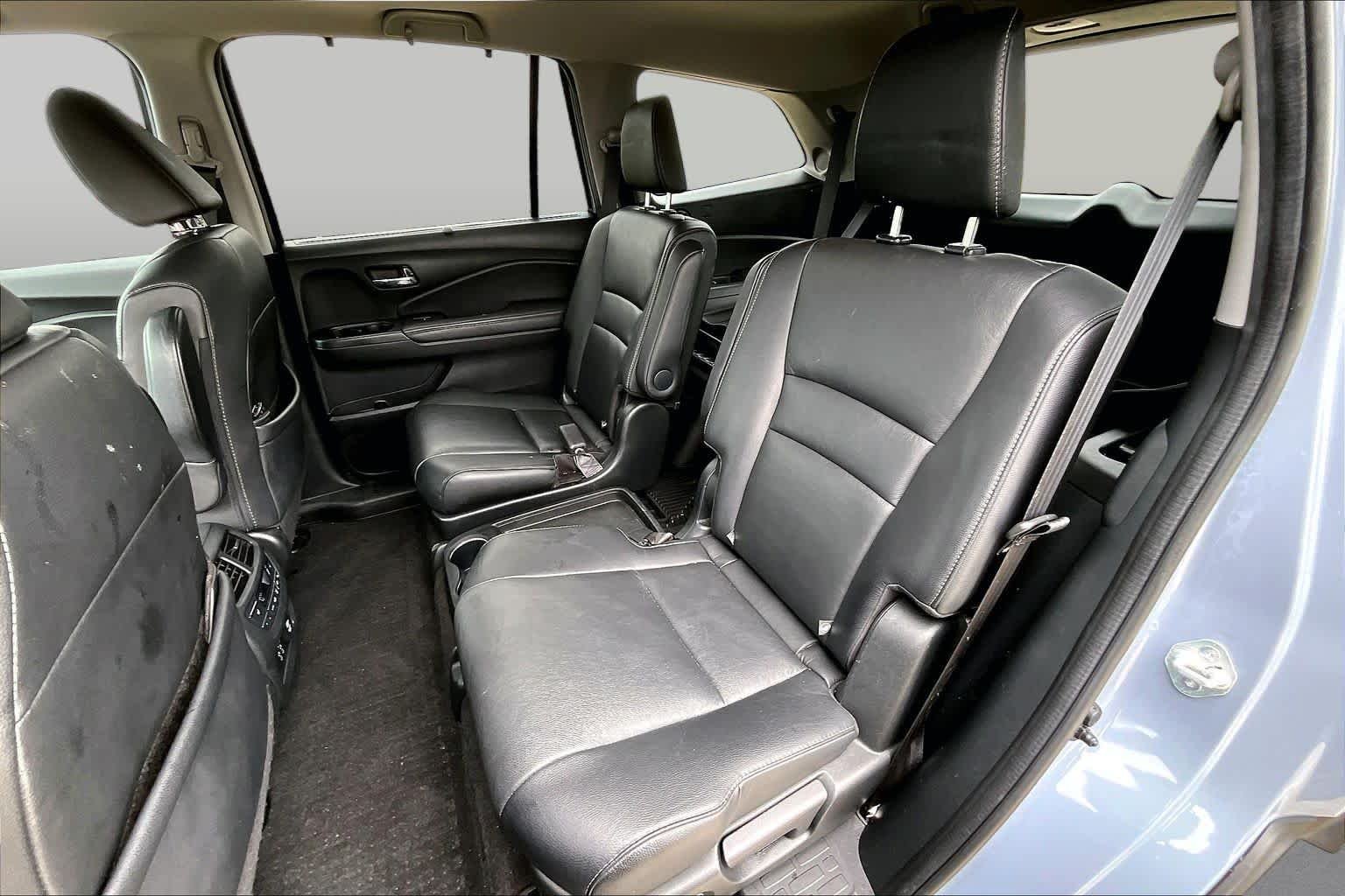 Used 2022 Sonic Gray Pearl Honda Touring 7-Passenger image 21
