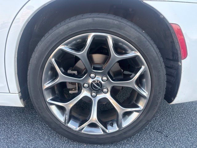 Used 2018 White Chrysler S image 10