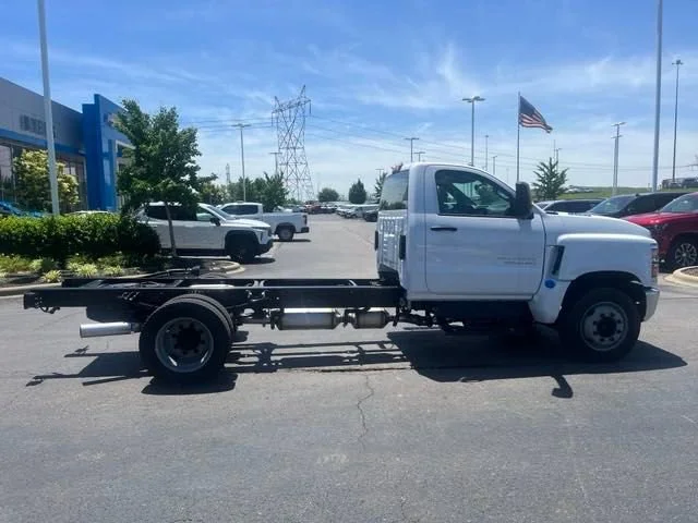 New 2024 Summit White Chevrolet Work Truck image 9
