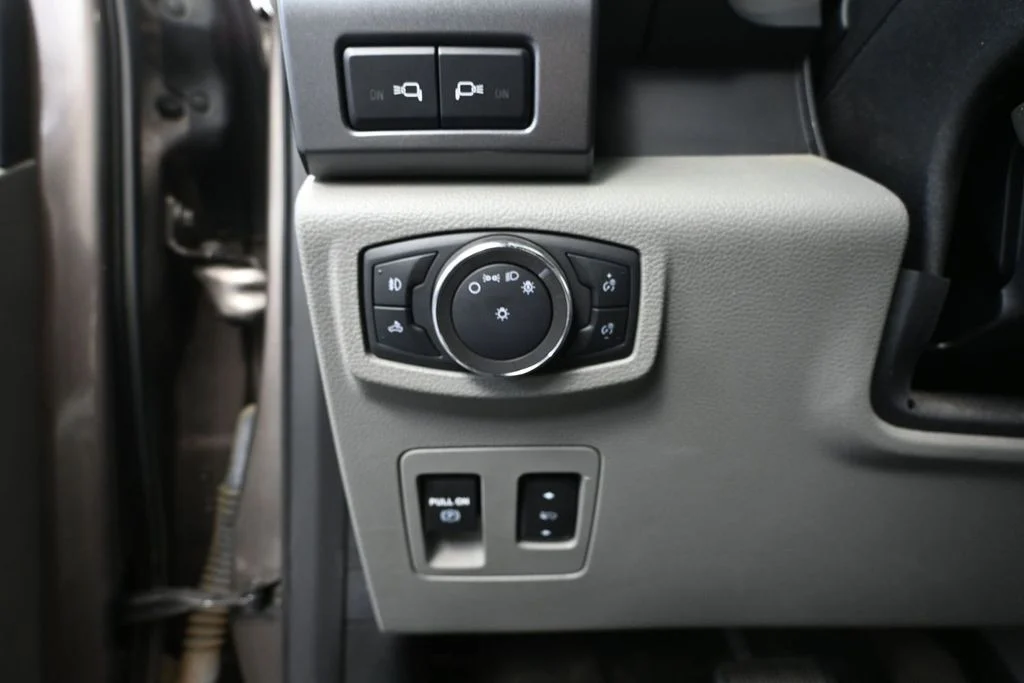 Used 2020 Gray Ford XLT image 24
