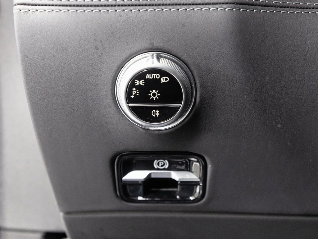Used 2022 MANUFAKTUR Moonlight White Metallic Mercedes-Benz SL 55 AMG® image 11
