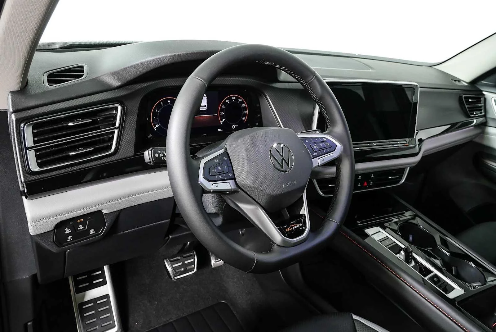 New 2026 Pure Gray Volkswagen 2.0T Peak Edition image 4